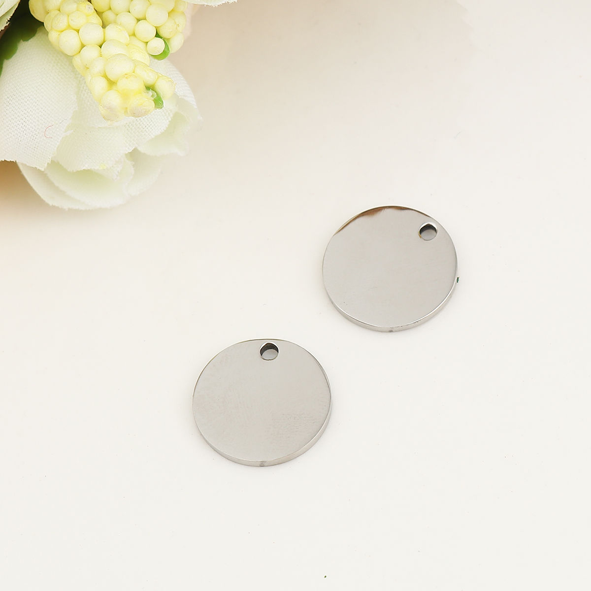 Picture of Stainless Steel Blank Stamping Tags Charms Round Silver Tone One-sided Polishing 15mm Dia., 3 PCs