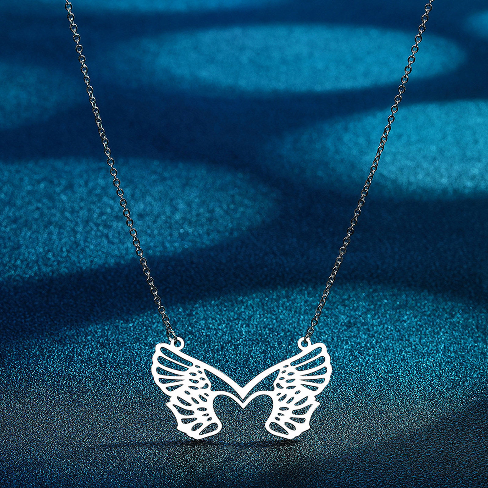 Picture of 304 Stainless Steel Insect Link Cable Chain Necklace Silver Tone Butterfly Animal Hollow 45cm(17 6/8") long, 1 Piece