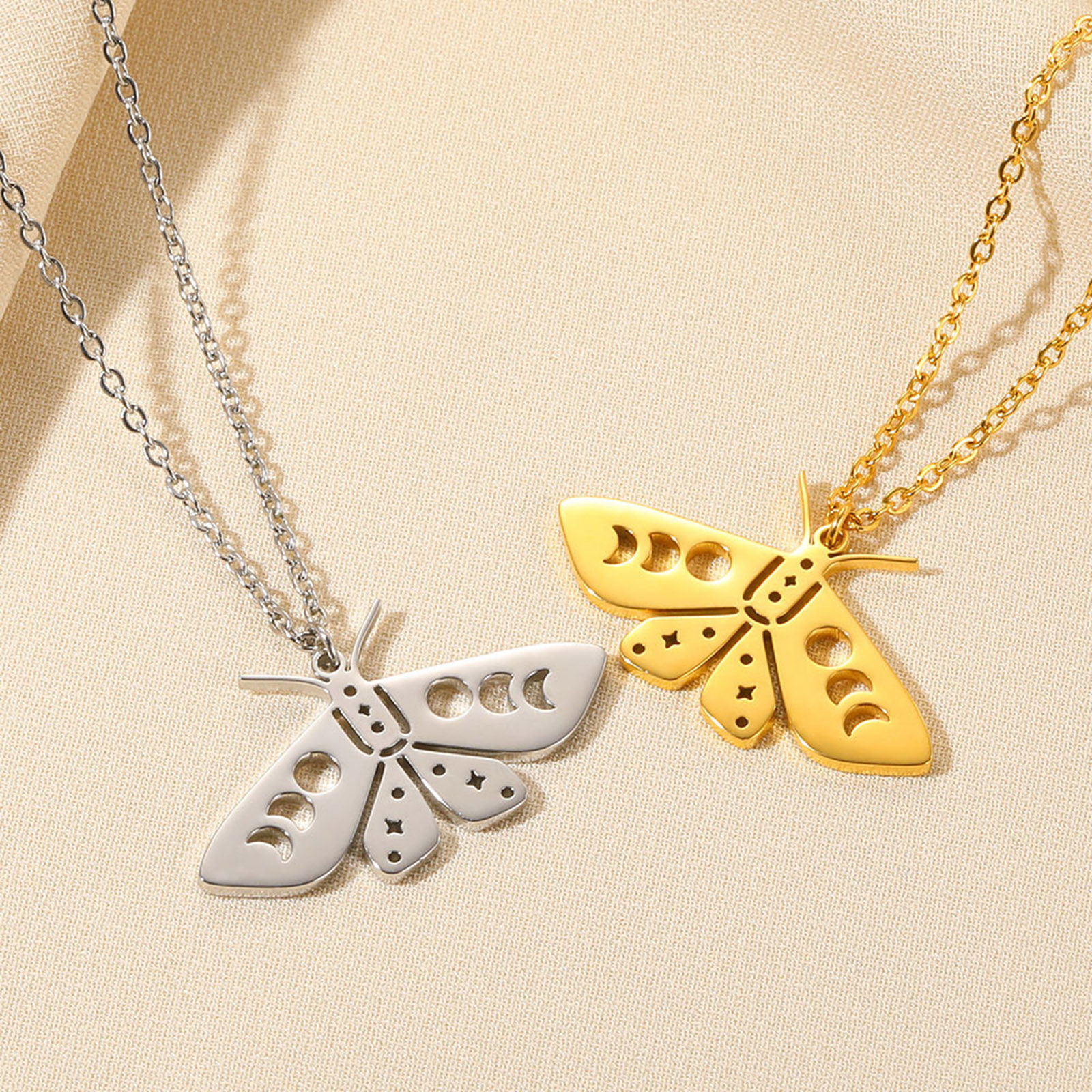 Picture of 304 Stainless Steel Insect Link Cable Chain Necklace Silver Tone Butterfly Animal 45cm(17 6/8") long, 1 Piece