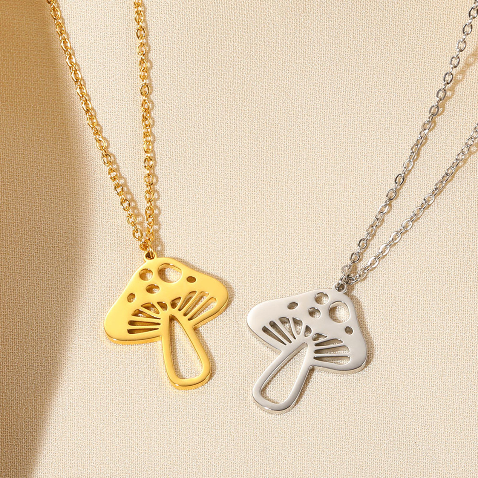 Picture of 304 Stainless Steel Stylish Link Cable Chain Necklace Gold Plated Mushroom 45cm(17 6/8") long, 1 Piece