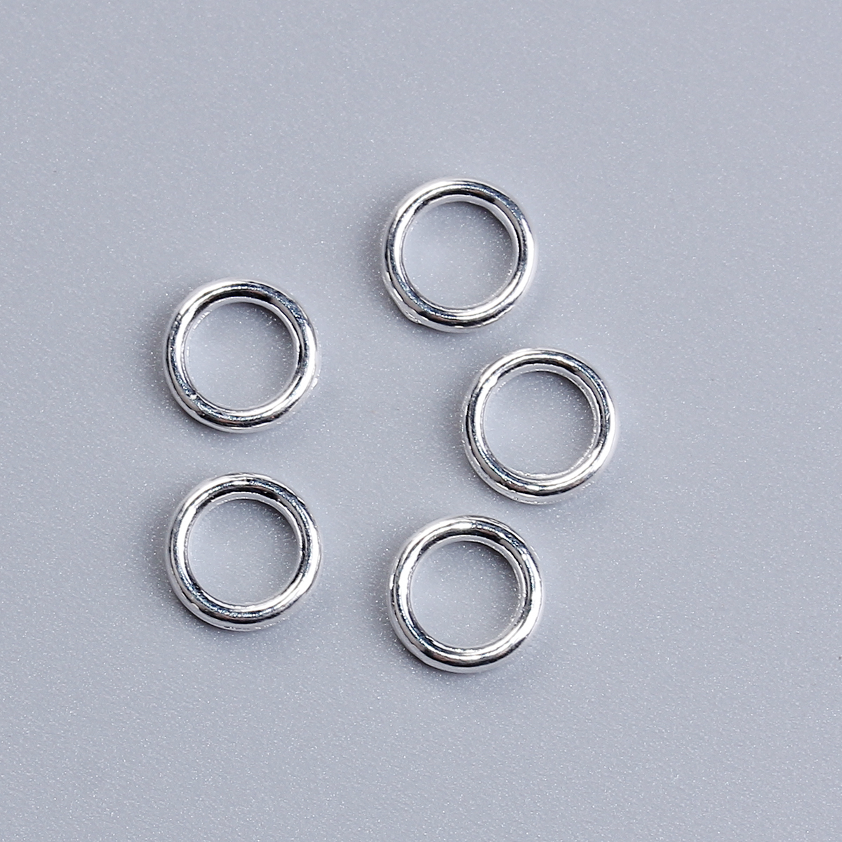 Picture of 1.3mm Zinc Based Alloy Closed Soldered Jump Rings Findings Round Silver Plated 6mm Dia, 500 PCs