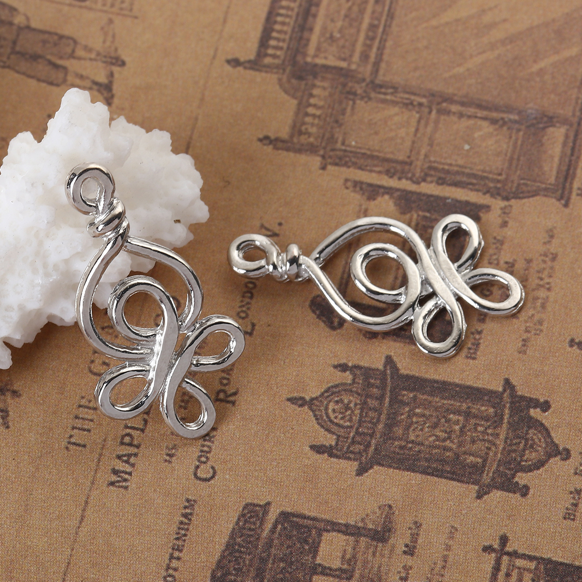 Picture of Zinc Based Alloy Charms Celtic Knot Silver Tone Hollow 28mm(1 1/8") x 15mm( 5/8"), 20 PCs