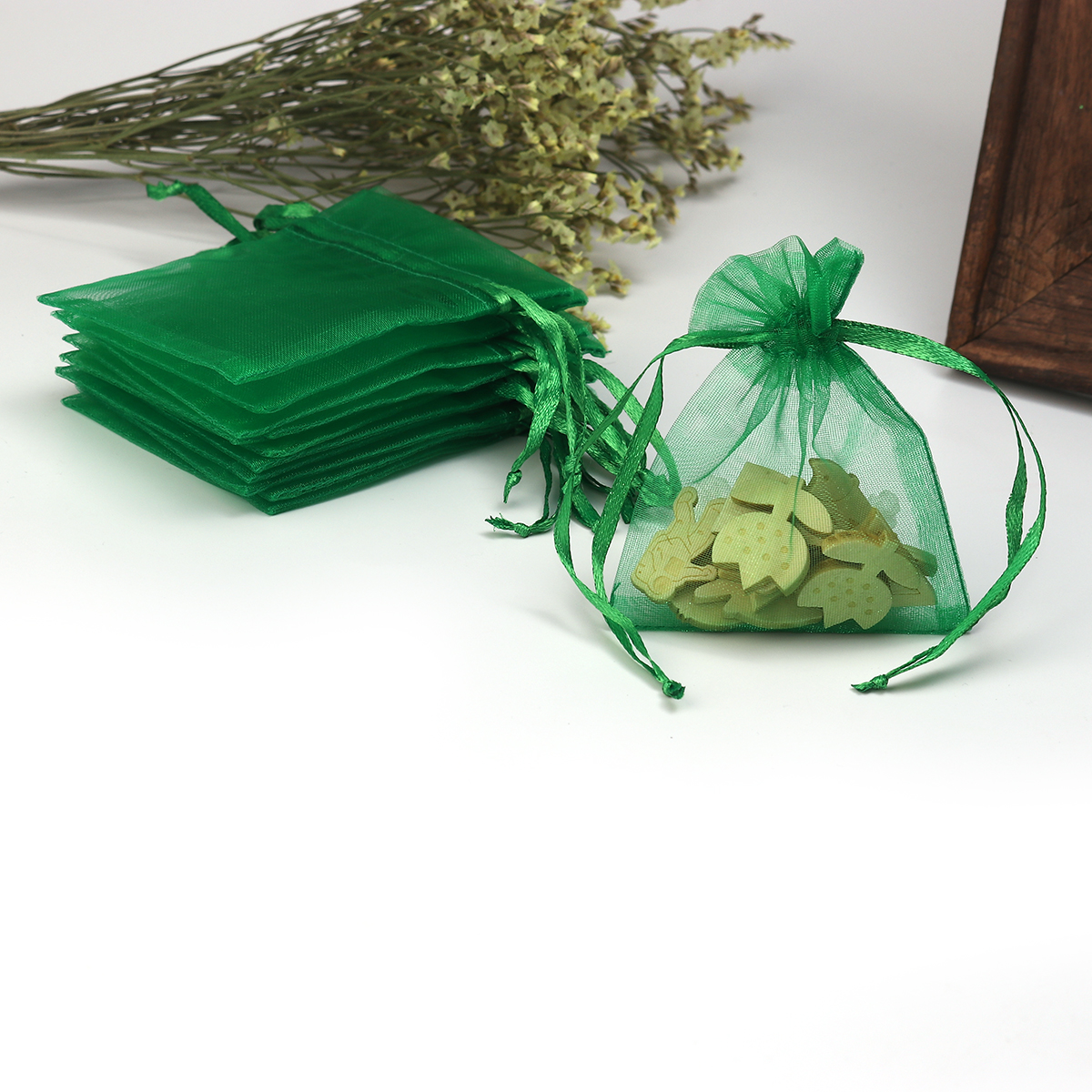 結婚祝い ギフト オーガンジー袋 巾着袋 アクセサリーバック ラッピング  描画可能 長方形 緑 （使用可能なスペース: 7x7cm ) 9cm x 7cm、 50 個 の画像