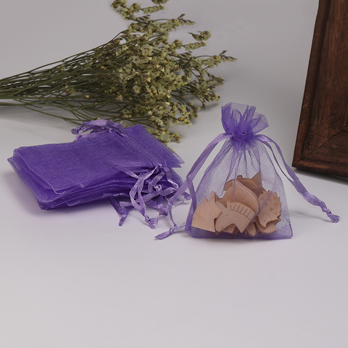 結婚祝い ギフト オーガンジー袋 巾着袋 アクセサリーバック ラッピング  描画可能 長方形 紫 （使用可能なスペース: 7x7cm ) 9cm x 7cm、 50 個 の画像