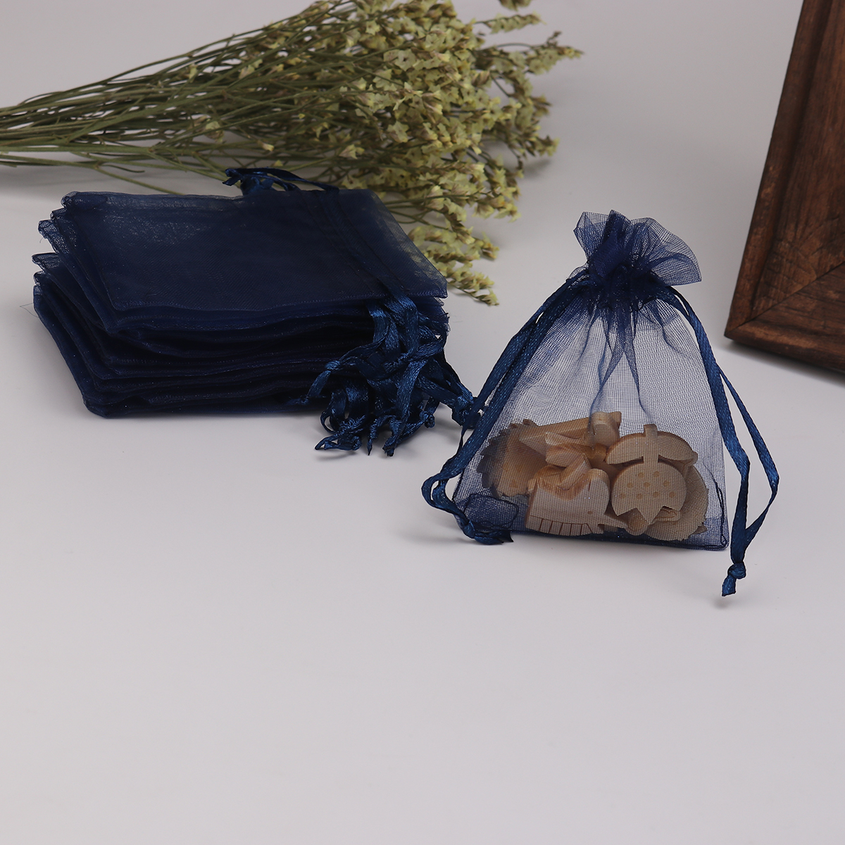 結婚祝い ギフト オーガンジー袋 巾着袋 アクセサリーバック ラッピング  描画可能 長方形 紺碧 （使用可能なスペース: 7x7cm ) 9cm x 7cm、 50 個 の画像