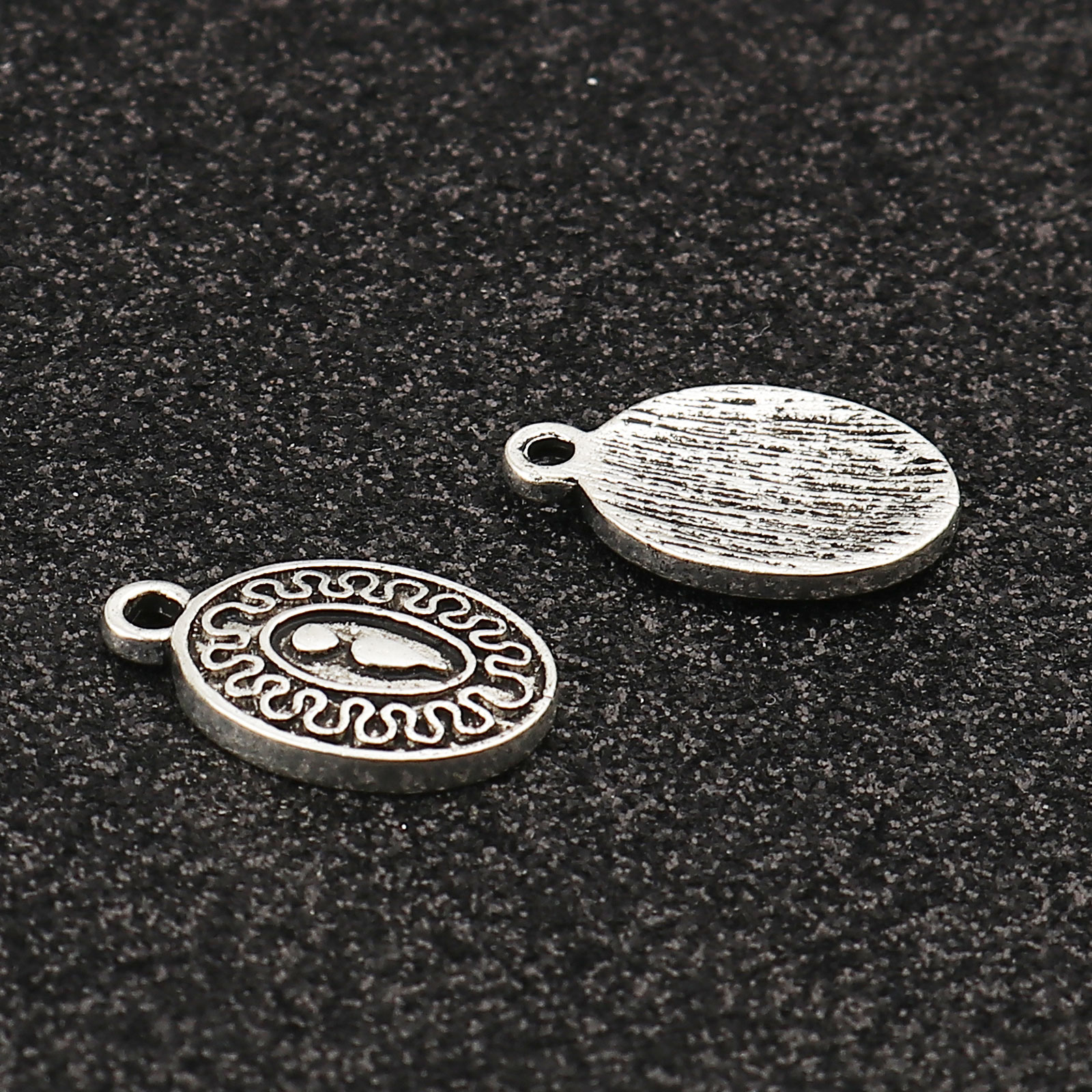 Picture of Zinc Based Alloy Charms Oval Antique Silver Color 17mm x 11mm, 20 PCs