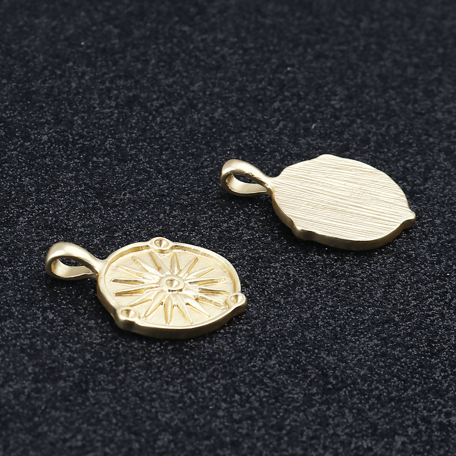 Picture of Zinc Based Alloy Charms Round Matt Gold Sun (Can Hold ss5 Pointed Back Rhinestone) 26mm x 18mm, 5 PCs