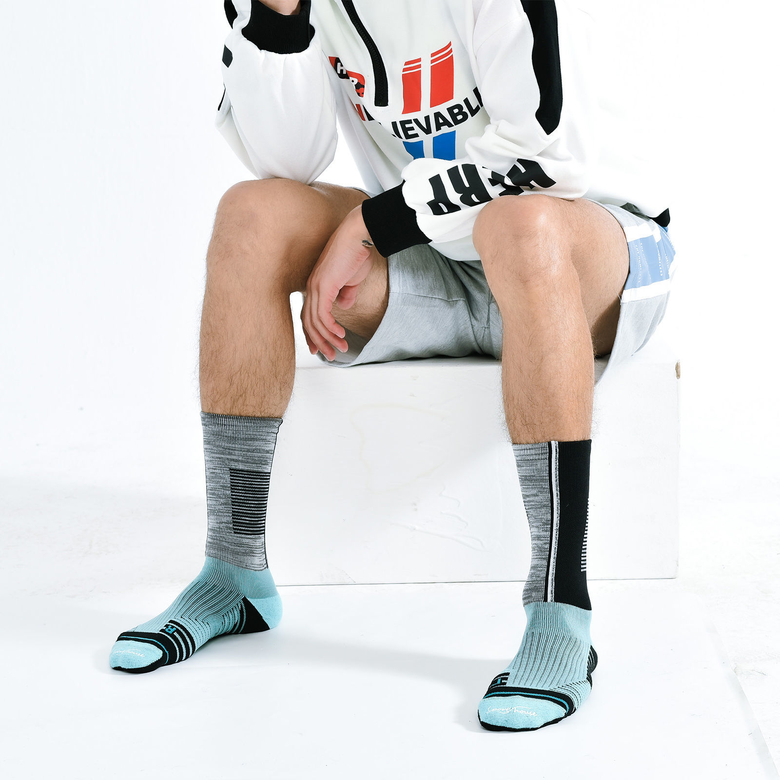 スポーツ 靴下ソックス 縞模様 サイズ M（39-43）、1 足 の画像