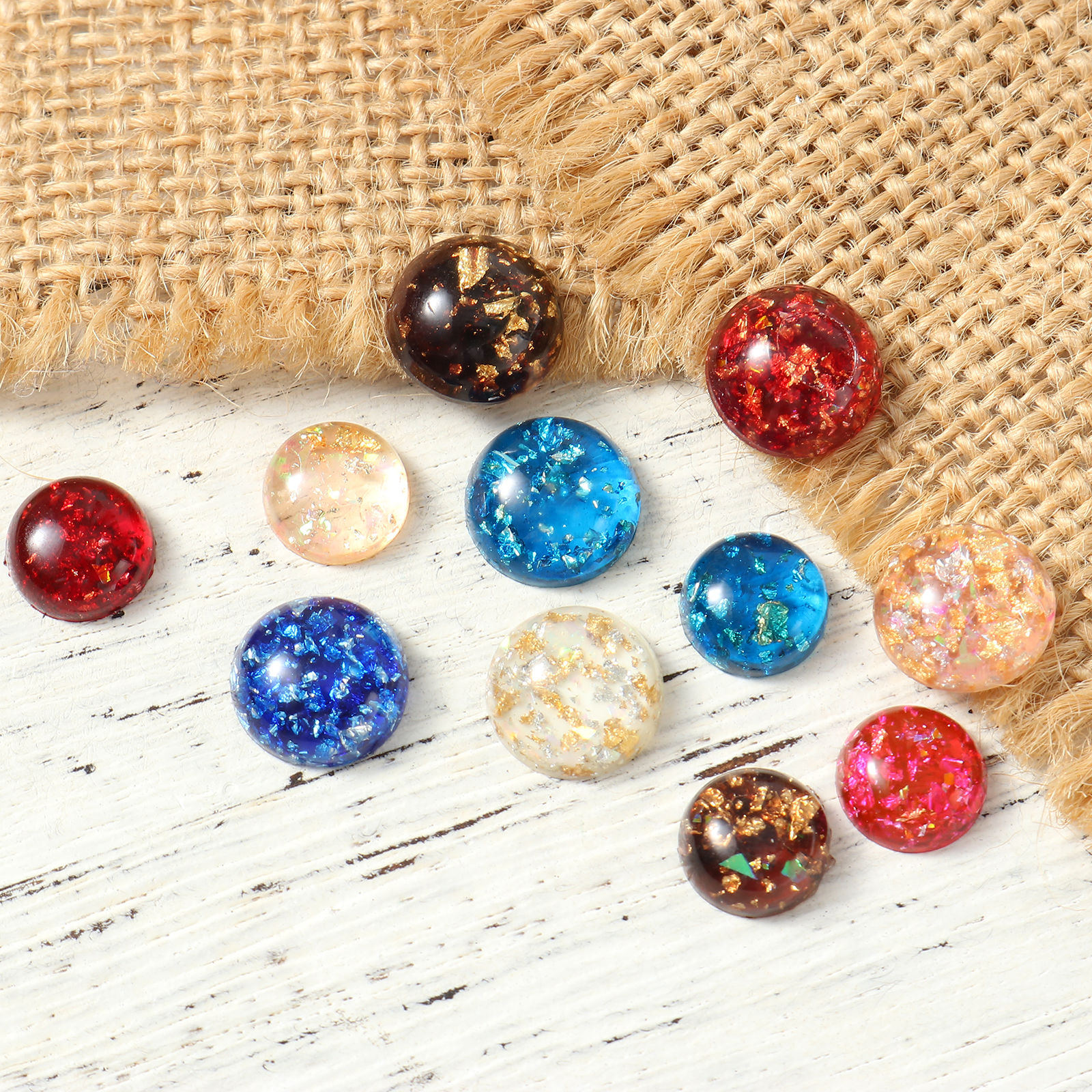 Immagine di Resina Cabochon per Abbellimento Tondo A Random Stagnola 50 Pz