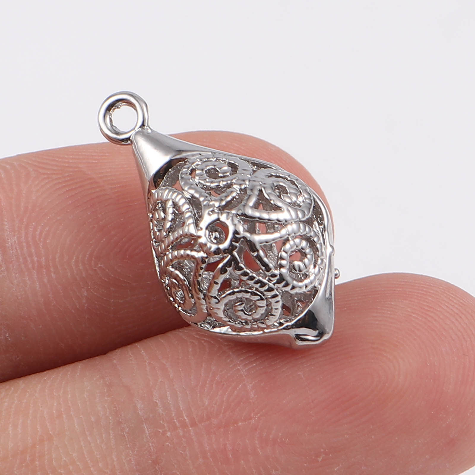 Immagine di Rame Charms Olive 18K Platino Placcato Filigrana 23mm x 13mm, 2 Pz