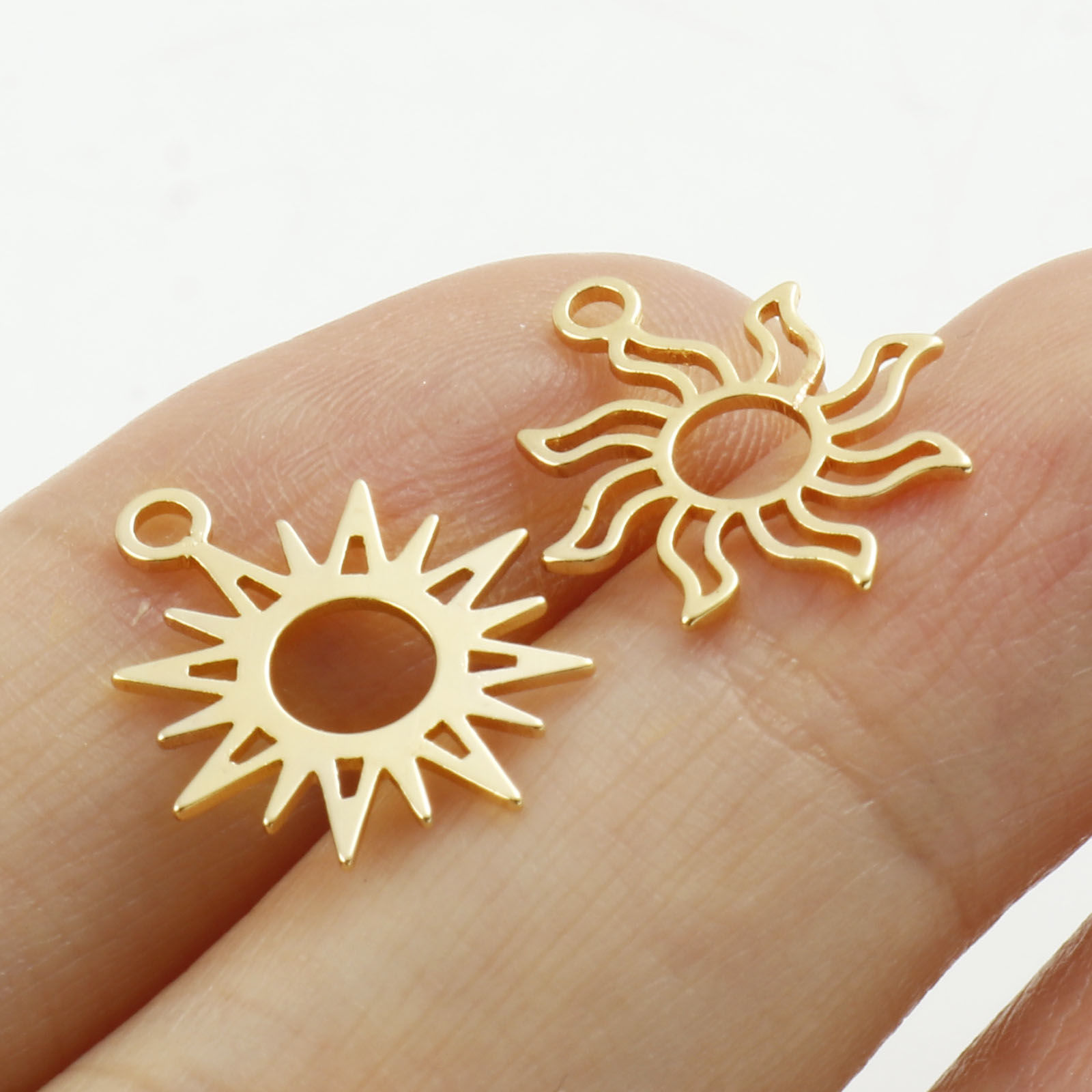 Picture of Copper Galaxy Charms Sun Real Gold Plated 15mm x 2 PCs
