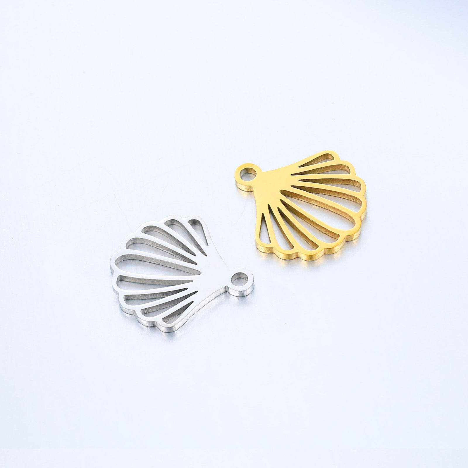 Bild von 304 Stainless Steel Ocean Jewelry Charms Multicolor Shell Hollow 14mm x 13mm, 5 PCs