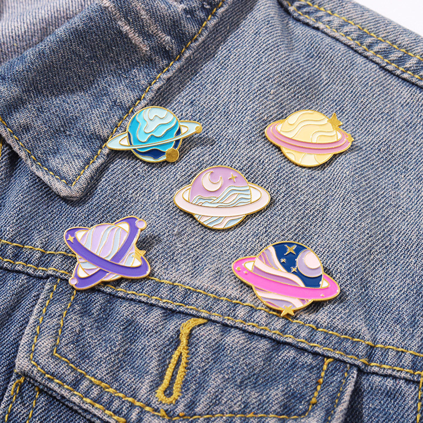 Galaxy Pin Brooches Round Universe Planet Gold Plated Multicolor Enamel の画像
