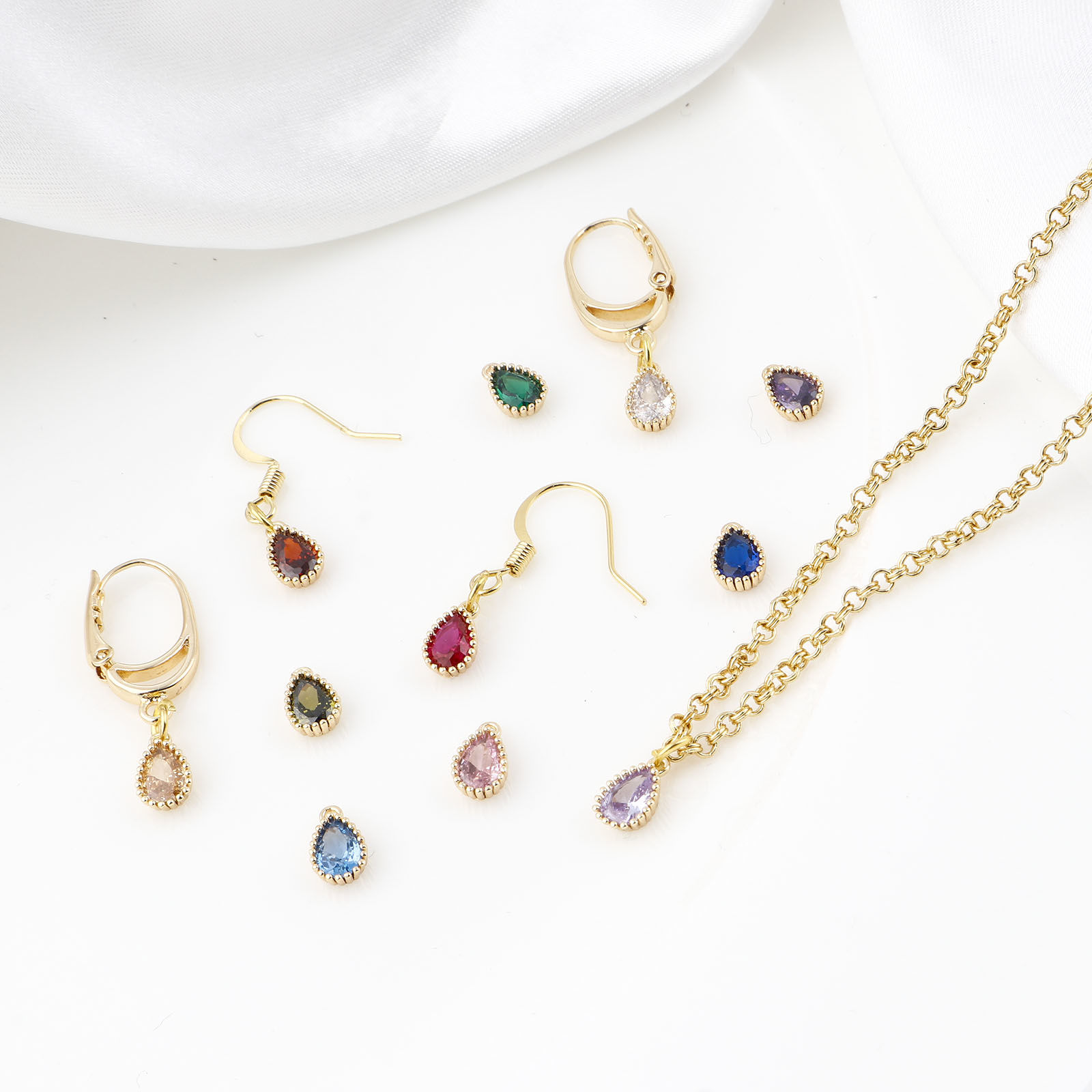 Immagine di Rame Pietre Nascita Charms Goccia Oro riempito Multicolore Cubic Zirconiae 8mm x 5mm, 2 Pz