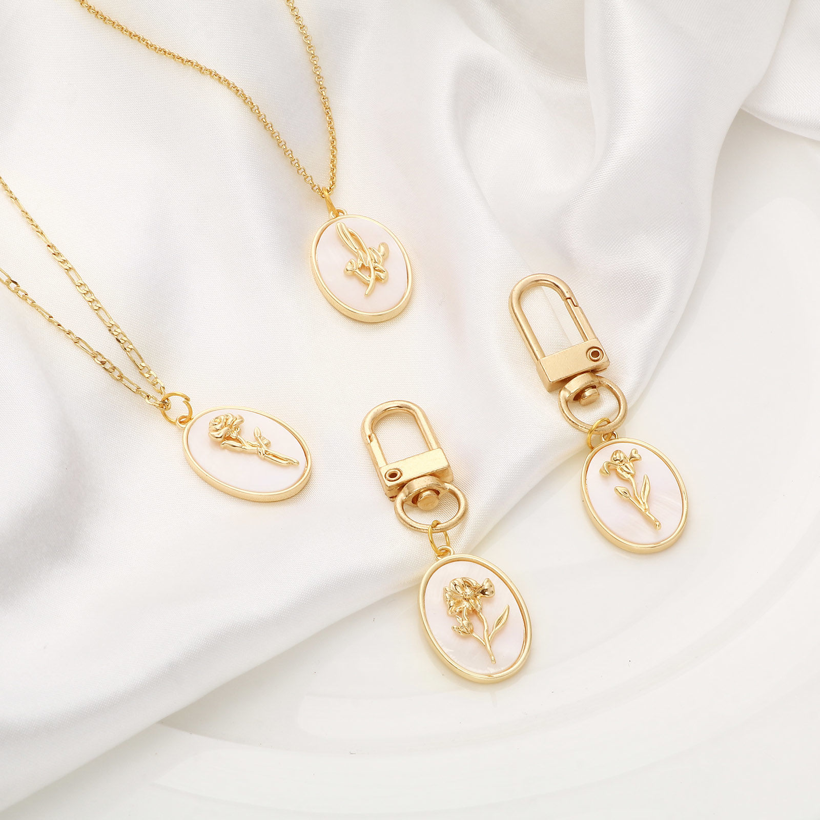 Immagine di Conchiglia + Rame Fiore del Mese di Nascita Charms Ovale Oro riempito Bianco 27mm x 18mm, 1 Pz