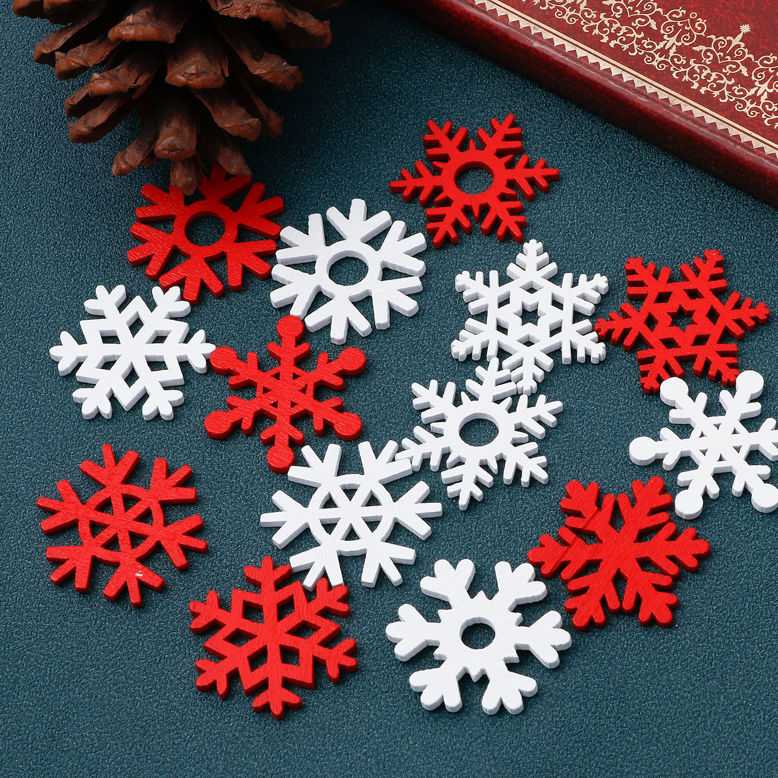 Bild von Holz Embellishments Cabochons Scrapbooking Weihnachten Schneeflocke Bunt 3.5cm x 3cm , 50 Stück