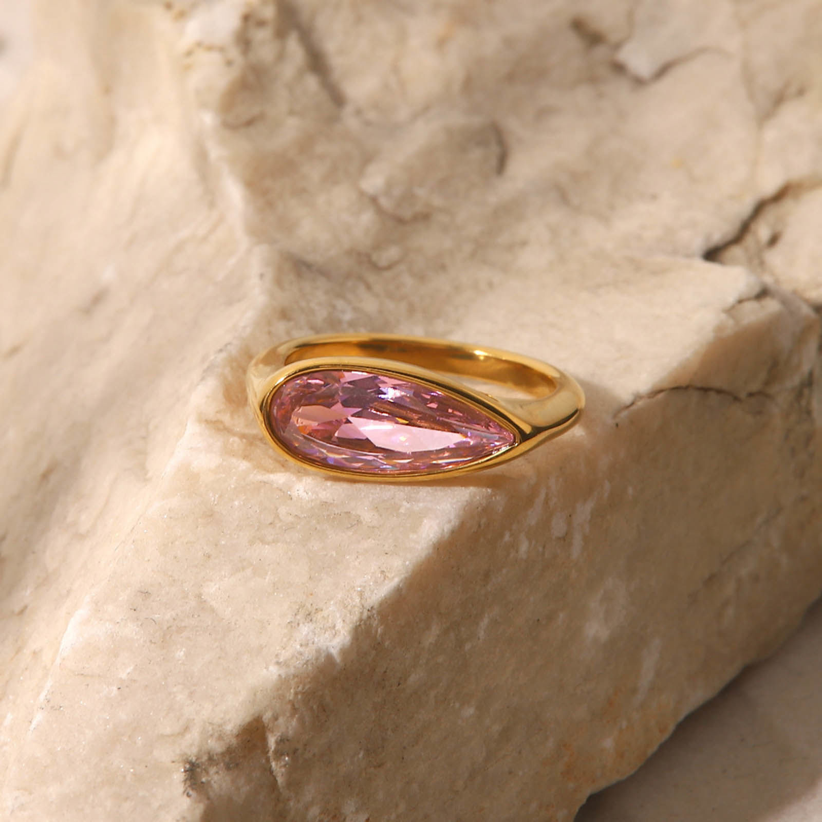 Immagine di Ecologico Dolce & Carino Elegante 18K Oro riempito 304 Acciaio Inossidabile & Zircone Cubico Non Regolabile Goccia Anello Per Donne 1 Pz