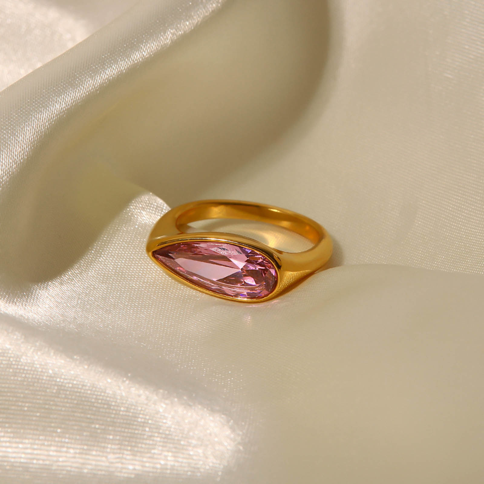 Immagine di Ecologico Dolce & Carino Elegante 18K Oro riempito 304 Acciaio Inossidabile & Zircone Cubico Non Regolabile Goccia Anello Per Donne 1 Pz