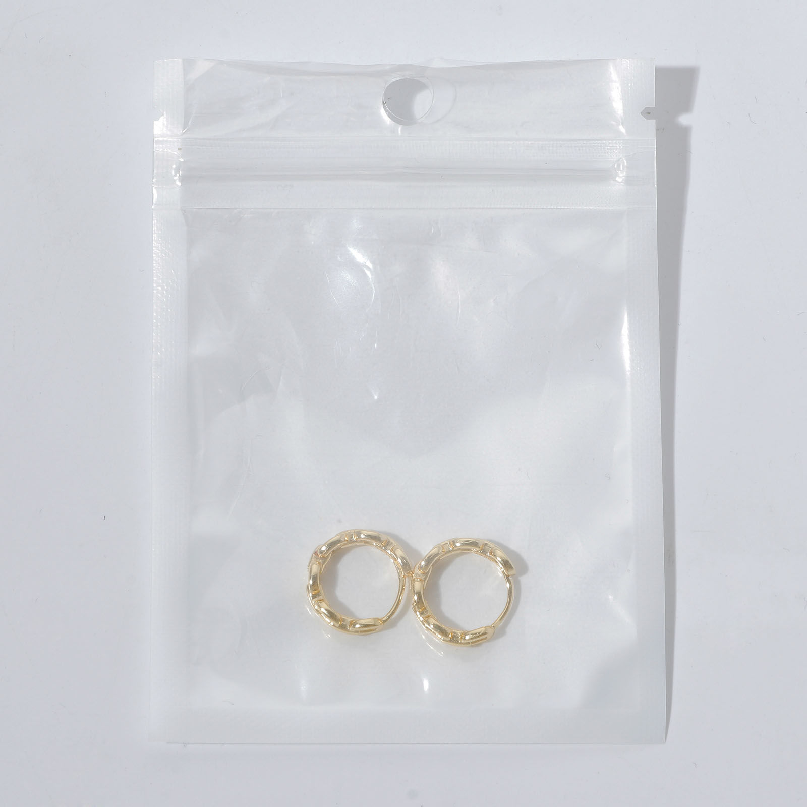 Immagine di Ecologico Dolce & Carino Elegante 18K Oro riempito 304 Acciaio Inossidabile & Zircone Cubico Non Regolabile Goccia Anello Per Donne 1 Pz