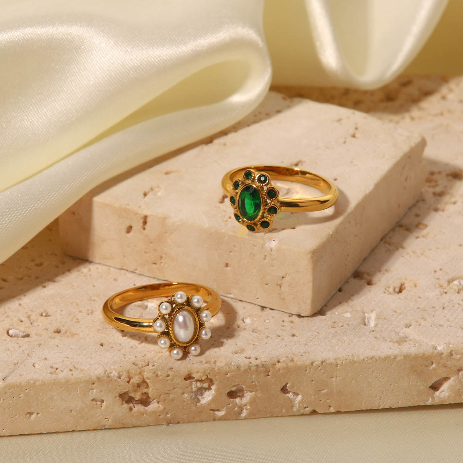 Immagine di Ecologico Elegante Elegante 18K Oro riempito 304 Acciaio Inossidabile & Zircone Cubico Non Regolabile Ovale Anello Per Donne 1 Pz