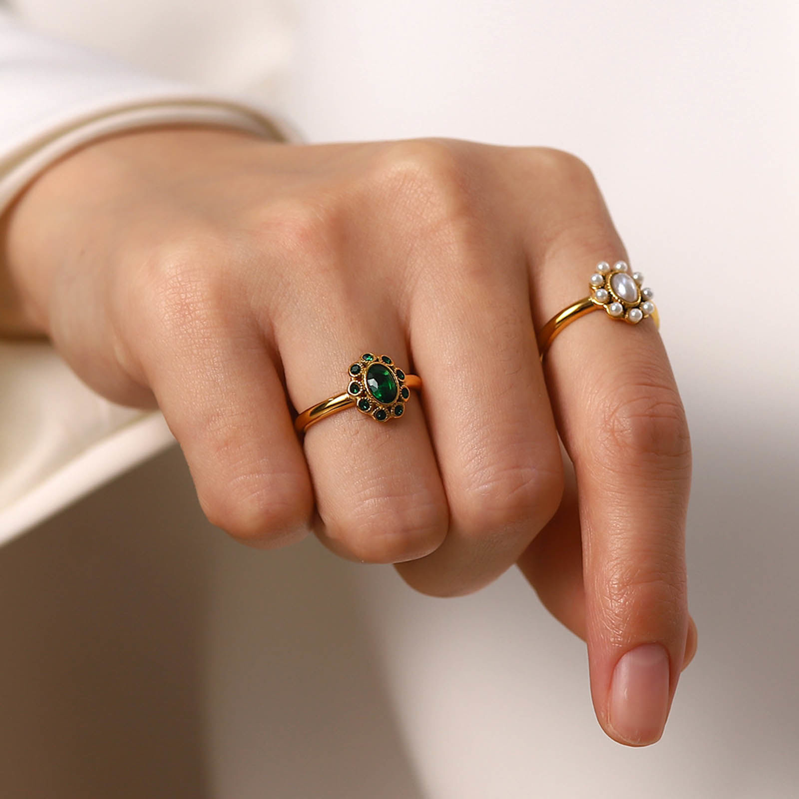 Immagine di Ecologico Elegante Elegante 18K Oro riempito 304 Acciaio Inossidabile & Zircone Cubico Non Regolabile Ovale Anello Per Donne 1 Pz