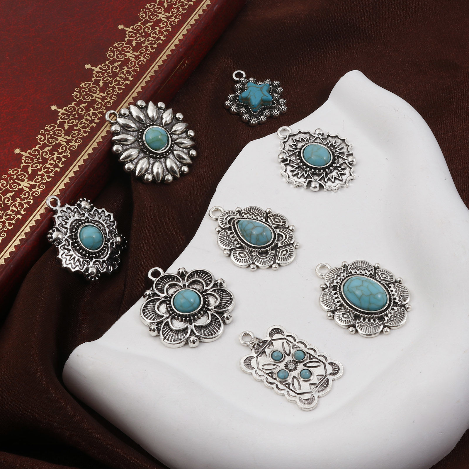 Bild von Zinklegierung Böhmischer Stil Anhänger Antiksilber Cyan Geschnitzte Muster Mit Harz Imitat Howlith Cabochons 5 Stück