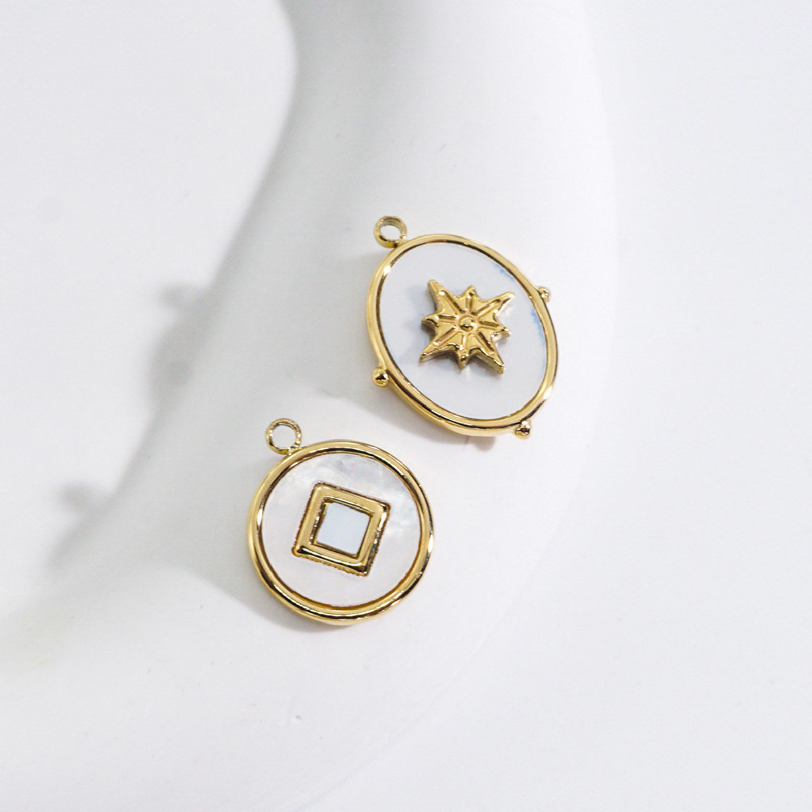 Picture of 304 Stainless Steel & Shell Charms Gold Plated Clear Rhinestone