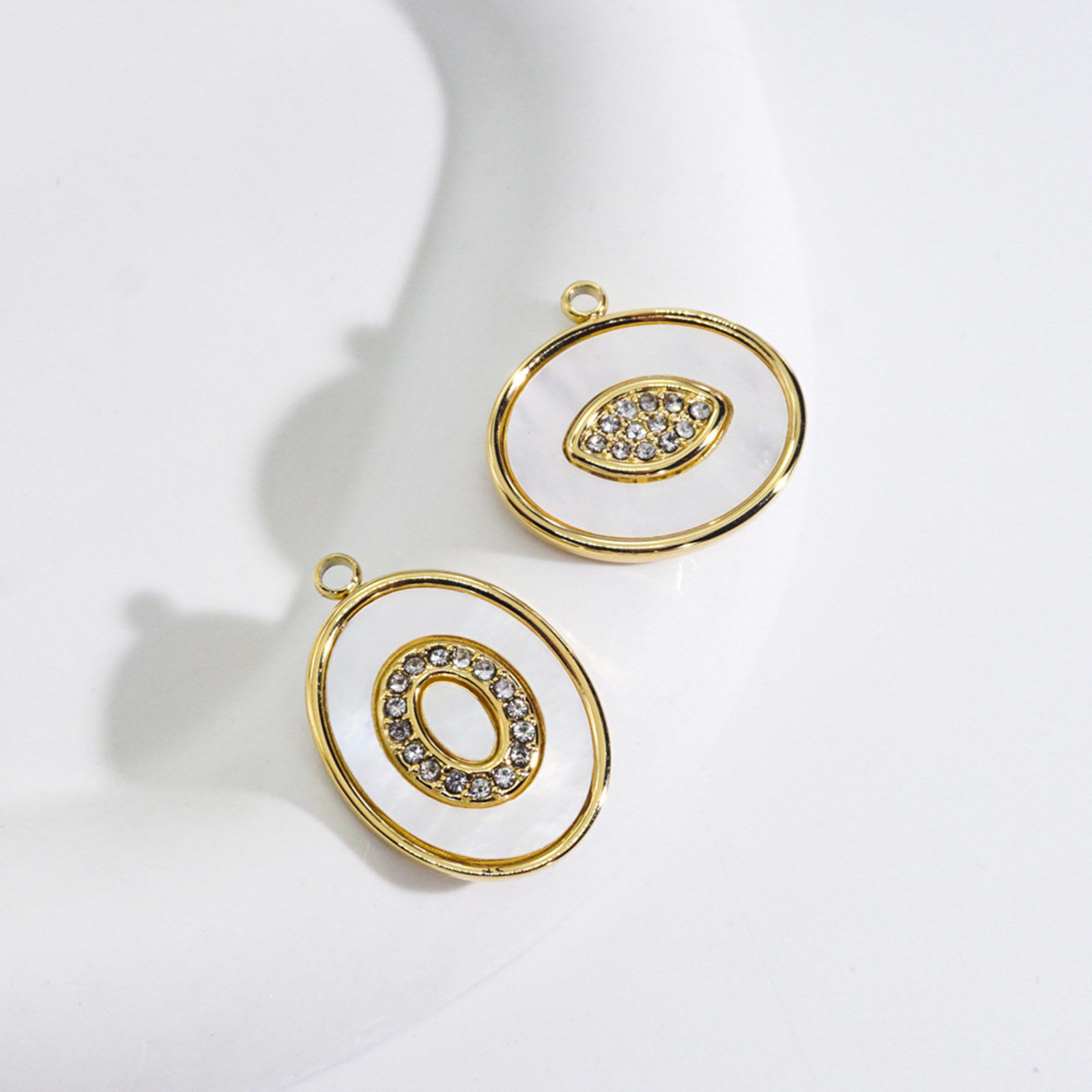 Picture of 304 Stainless Steel & Shell Charms Gold Plated Clear Rhinestone