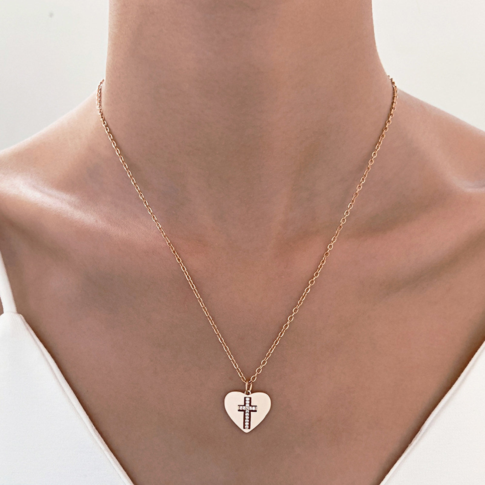 Immagine di Collana con Ciondolo San Valentino en Rame Multicolore Cuore Croce à Strass Trasparente (Apparié à Perle: 46cm Long, 1 Pz