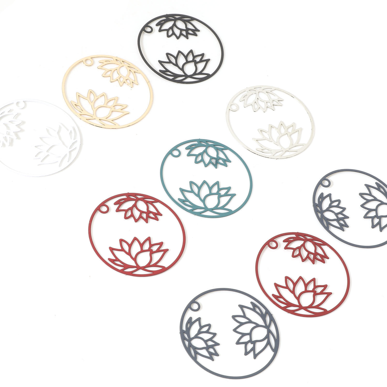 Immagine di Lega di Ferro Filigree Stamping Charms Tondo Multicolore Fiore Di Loto 27mm Dia, 10 Pz
