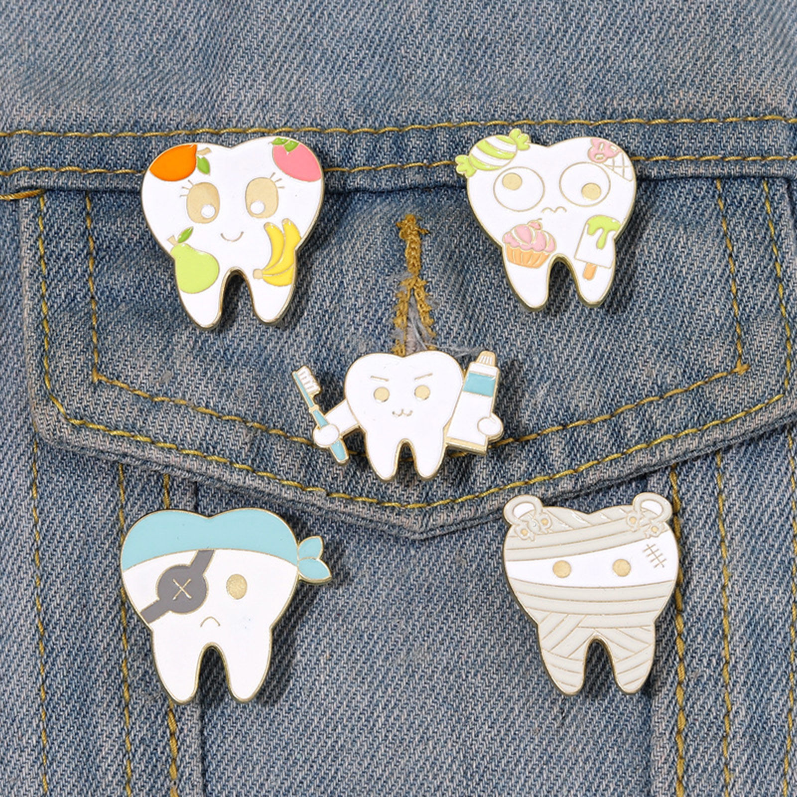 Immagine di Medico Spilla Dente Multicolore Smalto 1 Pz