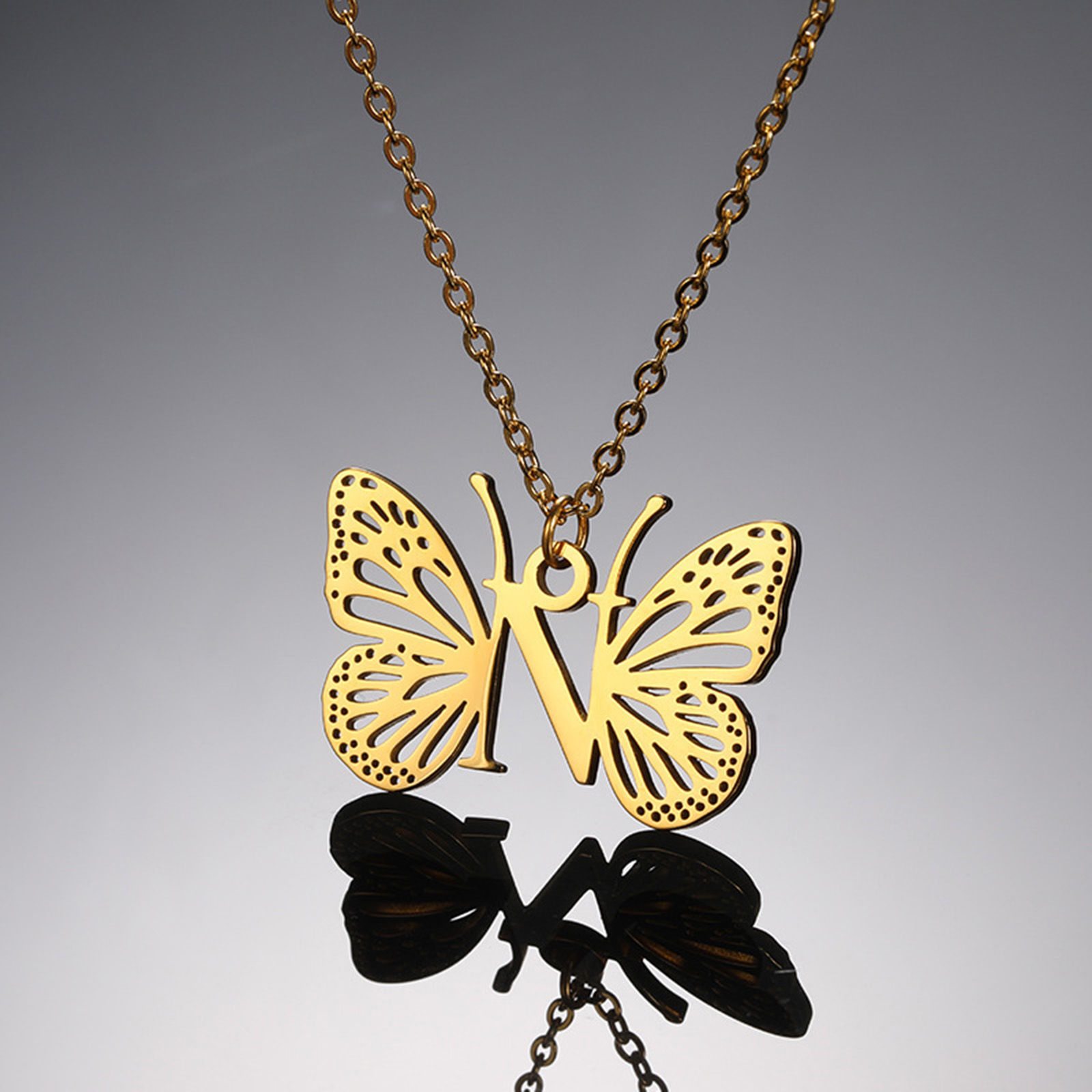 Immagine di 304 Acciaio Inossidabile Elegante Cavo Catena Collana 18K Oro Placcato Farfalla Lettera Maiuscola Messaggio " A-Z " Filigrana 1 Pz