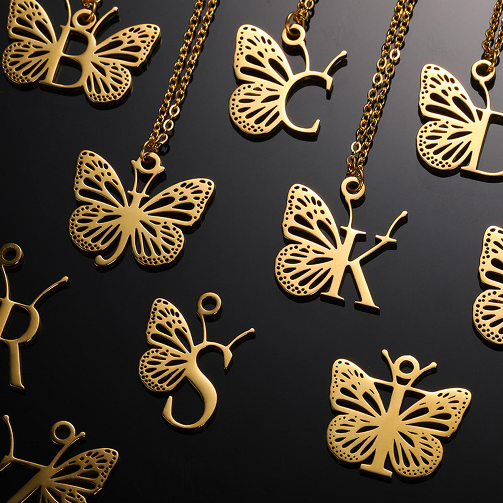 Immagine di 304 Acciaio Inossidabile Elegante Cavo Catena Collana 18K Oro Placcato Farfalla Lettera Maiuscola Messaggio " A-Z " Filigrana 1 Pz