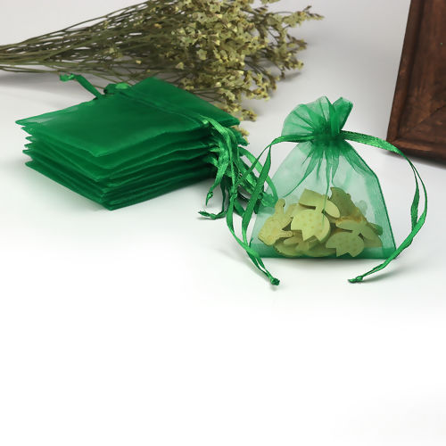 Bild von Hochzeit Geschenk Organza Beutel Rechteck Grün (Nutzraum: 7x7cm) 9cm x 7cm, 50 Stück