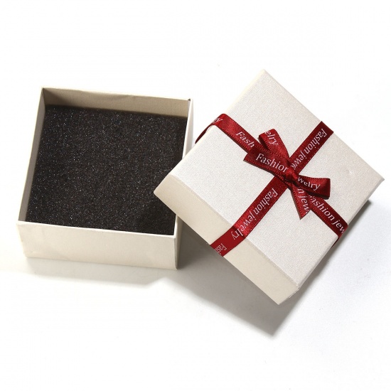 Imagen de Cajas Papel de Cuadrado , Blanco & Rojo , Nudo Mariposa 8.9cm x 8.9cm , 2 Unidades