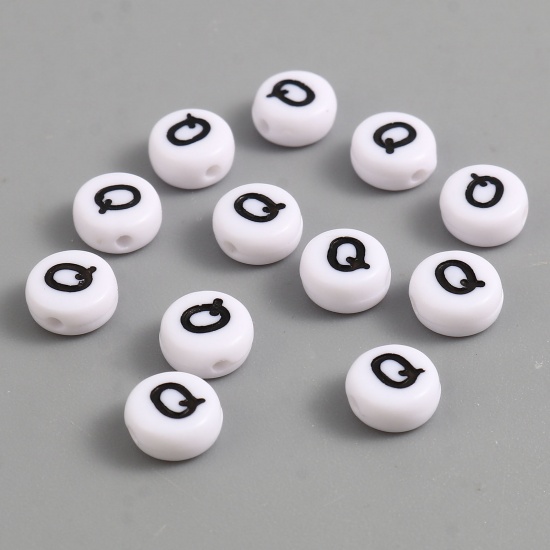 Picture of Acrylic Beads Flat Round Black & White Initial Alphabet/ Capital Letter Pattern Message " Q " About 7mm Dia., Hole: Approx 1.4mm, 500 PCs