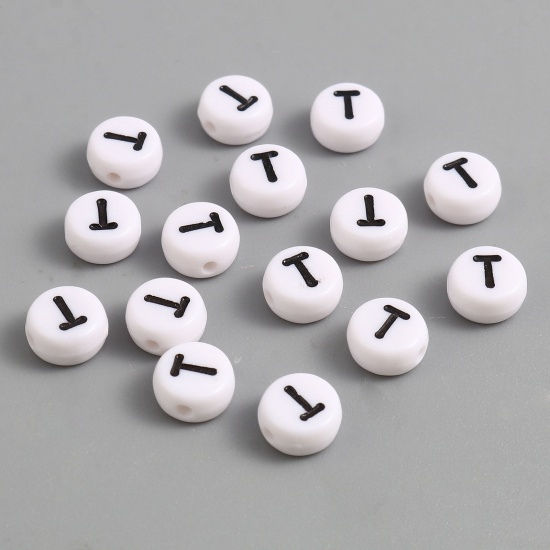 Bild von Acryl Perlen Flachrund Schwarz & Weiß Anfangsbuchstabe/ Großbuchstabe Message " T " ca. 7mm D., Loch:ca. 1.4mm, 500 Stück