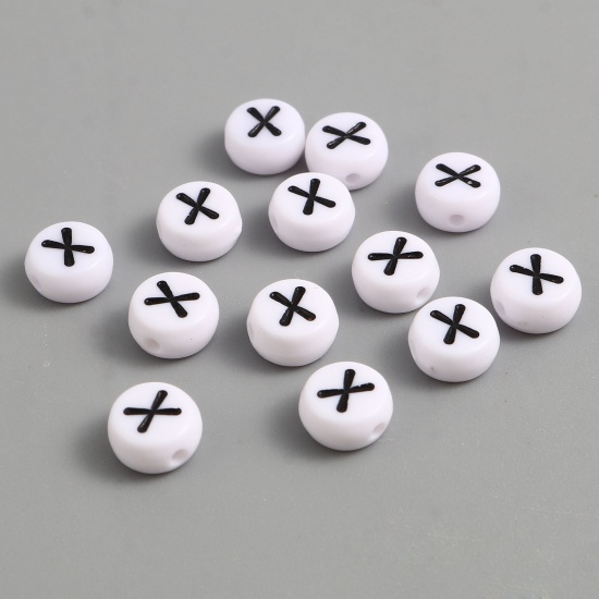 Bild von Acryl Perlen Flachrund Schwarz & Weiß Anfangsbuchstabe/ Großbuchstabe Message " X " ca. 7mm D., Loch:ca. 1.4mm, 500 Stück