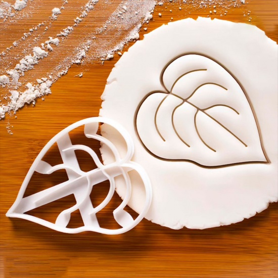 Picture of Plastic Fondant Cake Sugarcraft Clay Mold White Leaf 8.7cm x 7.1cm, 1 Piece