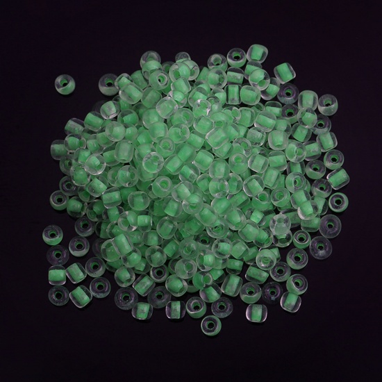 ガラスビーズ  シードビーズ 丸ビーズ 緑 色入れ 暗闇で輝く 3mm x 2mm、 穴:約0.8mm、 100 グラム の画像