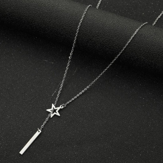 Immagine di Acciaio al titanio Elegante Lariat Collana Tono Argento striscia Stella Filigrana 45cm Lunghezza, 1 Pz