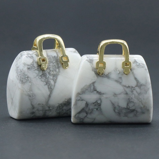 Bild von Weiß Howlith ( Synthetisch ) Ins Stil Charms Handtasche Vergoldet Weiß 27mm x 25mm, 1 Stück