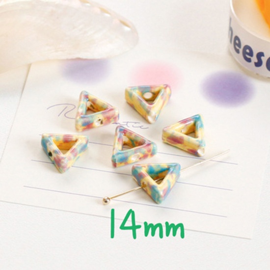 Bild von Keramik Perlen für die Herstellung von DIY-Charme-Schmuck Dreieck Blasses Gelb & Grün Hohl ca. 14mm x 14mm, 10 Stück