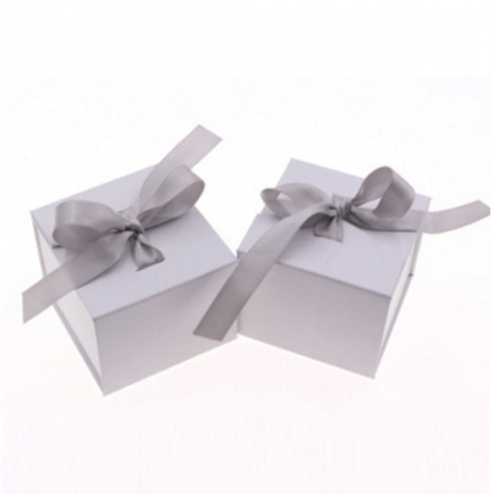Bild von Papier Schmuck Schmuckkästchen Quadrat Weiß 5cm x 5cm x 4cm , 1 Stück