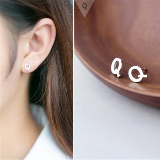 Picture of Sterling Silver Ear Post Stud Earrings Silver Capital Alphabet/ Letter Message " Q " 7mm x 6mm, 1 Pair