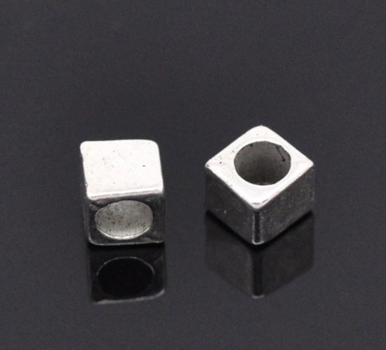 亜鉛合金 スペーサー ビーズ キューブ 銀古美 / 約 4mm x 4mm、 穴：約 2.6mm、 200 個 の画像