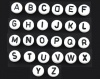 アクリルビーズ フラットラウンド 白 アルファベット " A-Z " 約 7mm直径、 穴：約 1mm、 520 個 の画像
