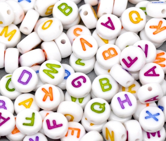 Picture of Acrylic Spacer Beads Round White At Random Alphabet/ Letter "A-Z" About 7mm Dia, Hole: Approx 1mm, 500 PCs