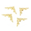Imagen de Hierro Adornos Triángulo Chapado en Oro Filigrana Tallado Filigrana Estampación 31mm x 16mm, 100 Unidades