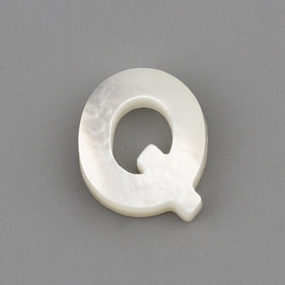 Image de Perles en Coquille Lettre Crème Mots" Q " 10mm x 9mm, Taille de Trou: 0.5mm, 1 Pièce